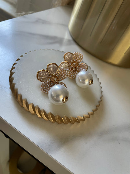 THE BELLA PEARL BLOOM EARRINGS