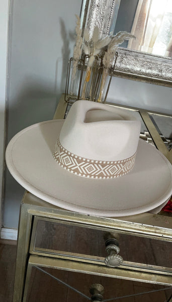 ABIGAIL HAT- CREAM