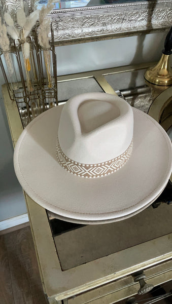 ABIGAIL HAT- CREAM