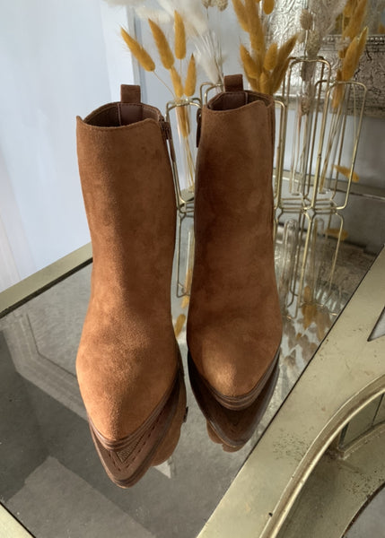 KOURT BOOTS
