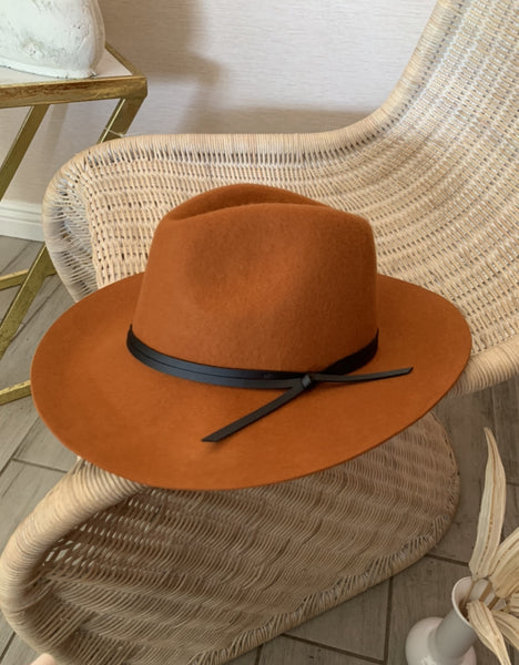 'DESERT DAYDREAMING' HAT - Rust